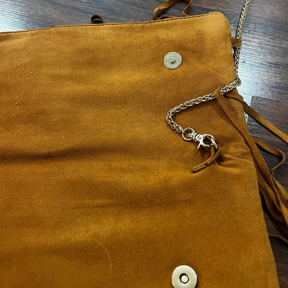 Boho Fringe Suede Tan/Brown Shoulder Bag with Gold Strap - Picture 3 of 11